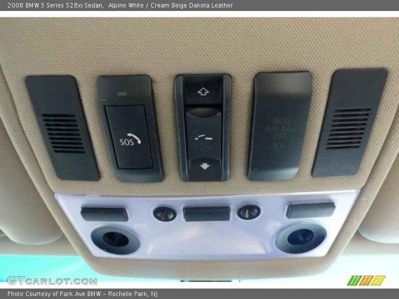 Controls of 2008 5 Series 528xi Sedan