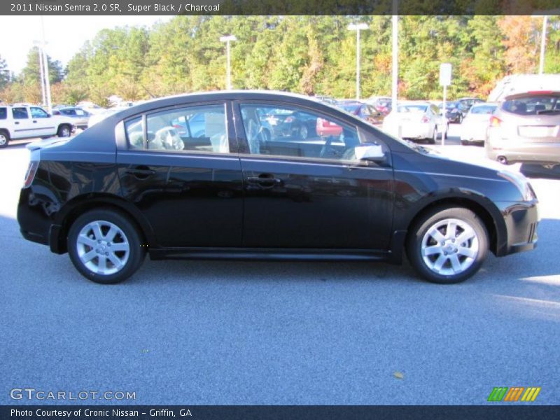 Super Black / Charcoal 2011 Nissan Sentra 2.0 SR