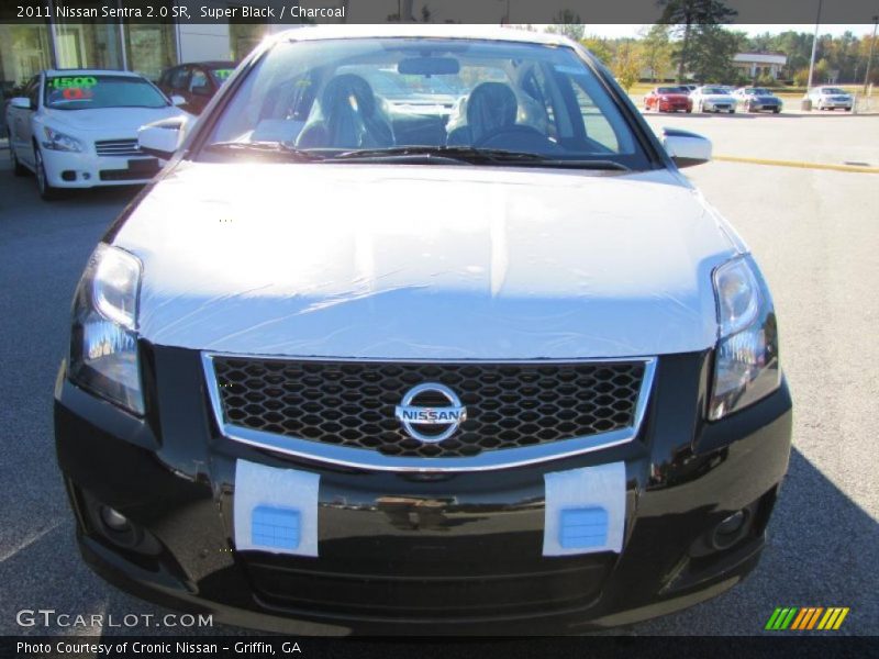 Super Black / Charcoal 2011 Nissan Sentra 2.0 SR