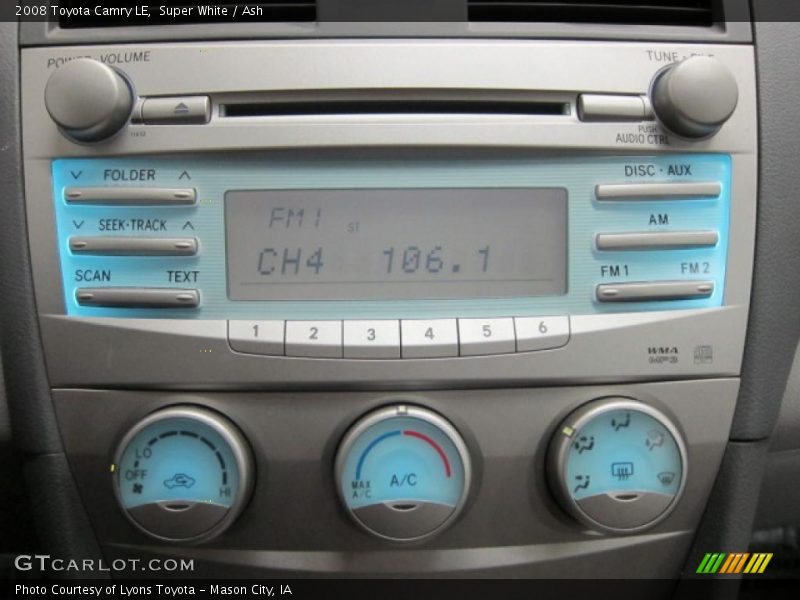 Controls of 2008 Camry LE