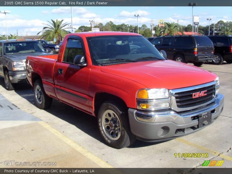 Front 3/4 View of 2005 Sierra 1500 Regular Cab