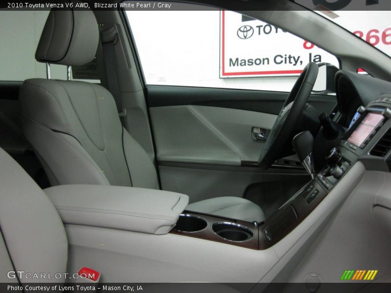 Blizzard White Pearl / Gray 2010 Toyota Venza V6 AWD