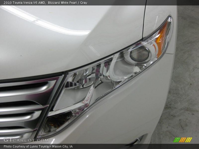 Blizzard White Pearl / Gray 2010 Toyota Venza V6 AWD