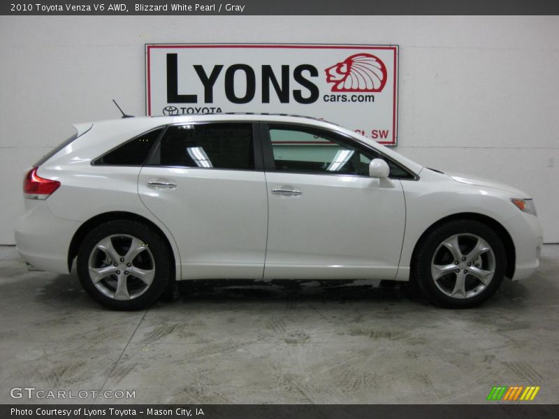 Blizzard White Pearl / Gray 2010 Toyota Venza V6 AWD