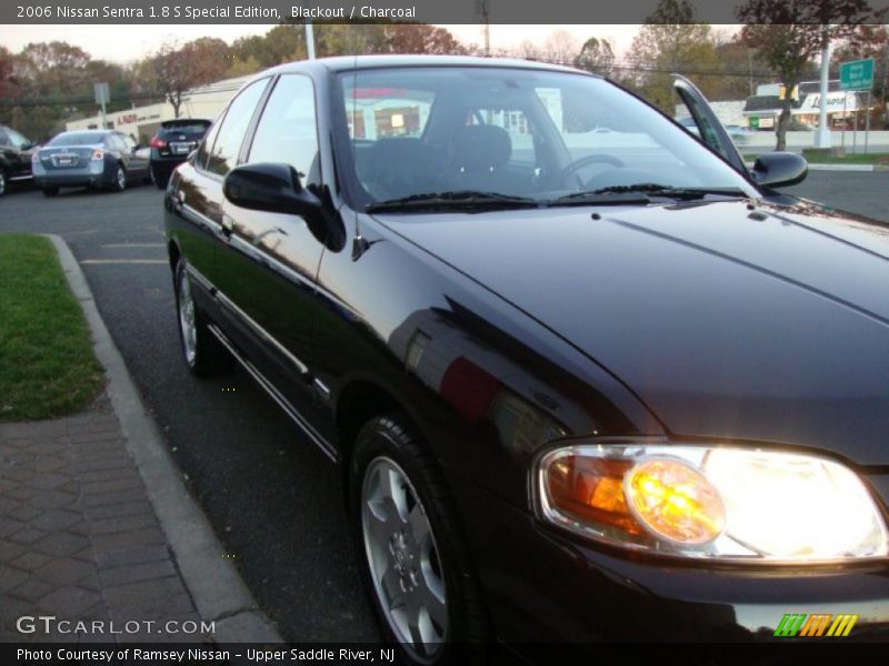 Blackout / Charcoal 2006 Nissan Sentra 1.8 S Special Edition