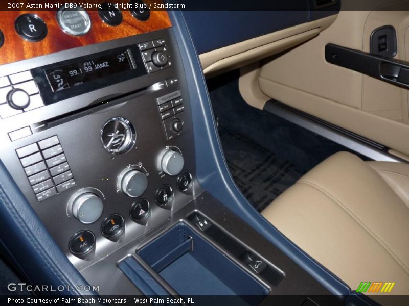 Controls of 2007 DB9 Volante