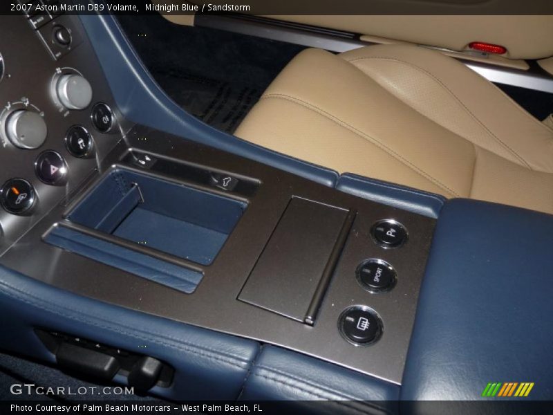 Controls of 2007 DB9 Volante