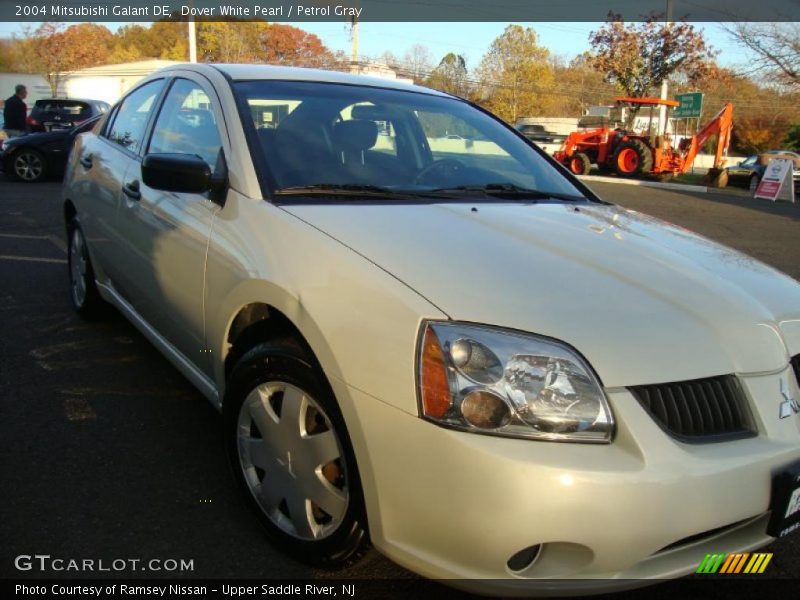 Dover White Pearl / Petrol Gray 2004 Mitsubishi Galant DE