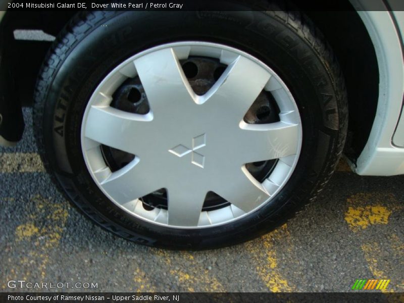 Dover White Pearl / Petrol Gray 2004 Mitsubishi Galant DE