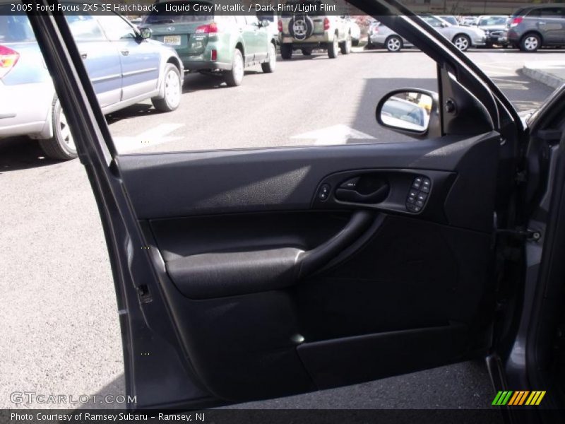 Liquid Grey Metallic / Dark Flint/Light Flint 2005 Ford Focus ZX5 SE Hatchback
