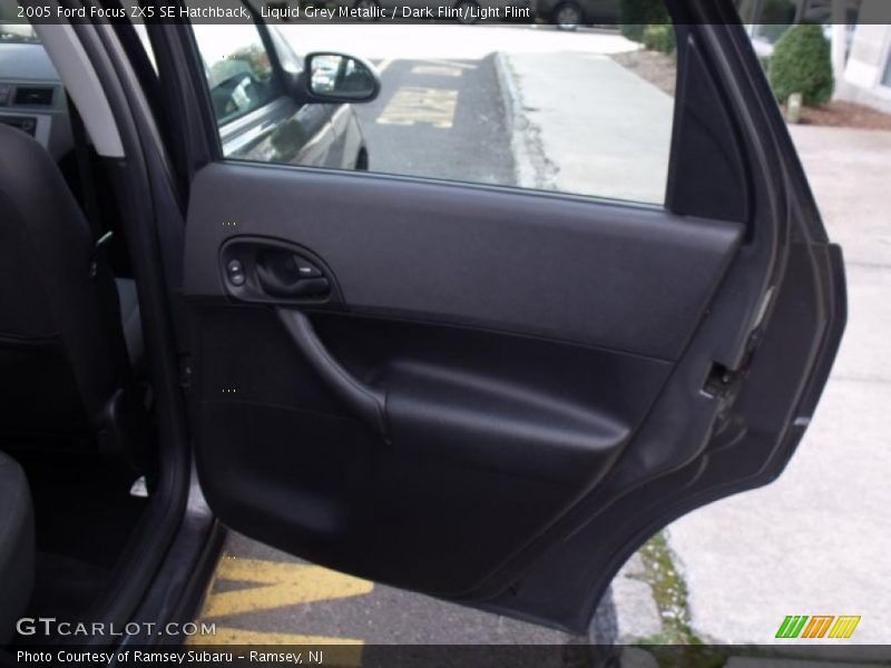 Liquid Grey Metallic / Dark Flint/Light Flint 2005 Ford Focus ZX5 SE Hatchback