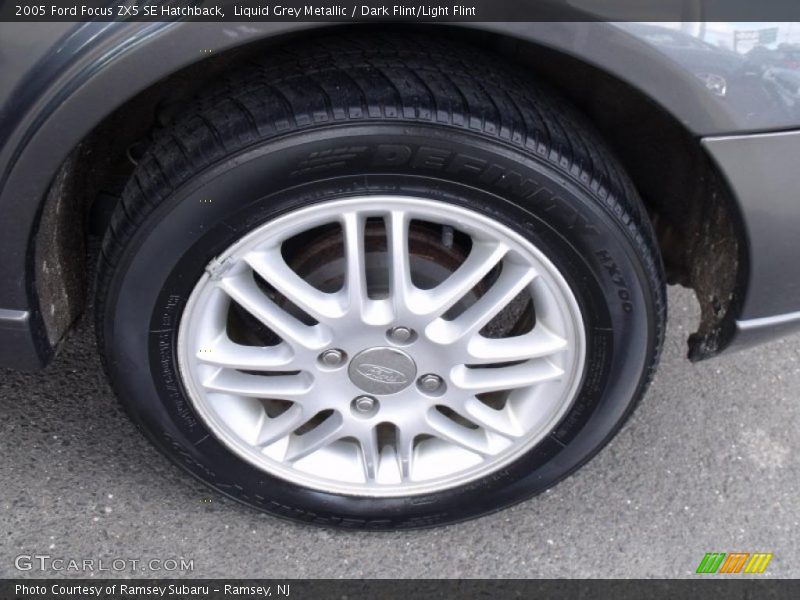  2005 Focus ZX5 SE Hatchback Wheel