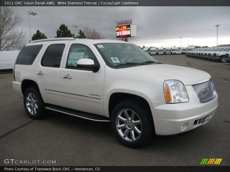 White Diamond Tintcoat / Cocoa/Light Cashmere 2011 GMC Yukon Denali AWD