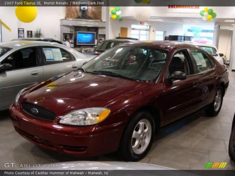 Merlot Metallic / Medium/Dark Flint 2007 Ford Taurus SE