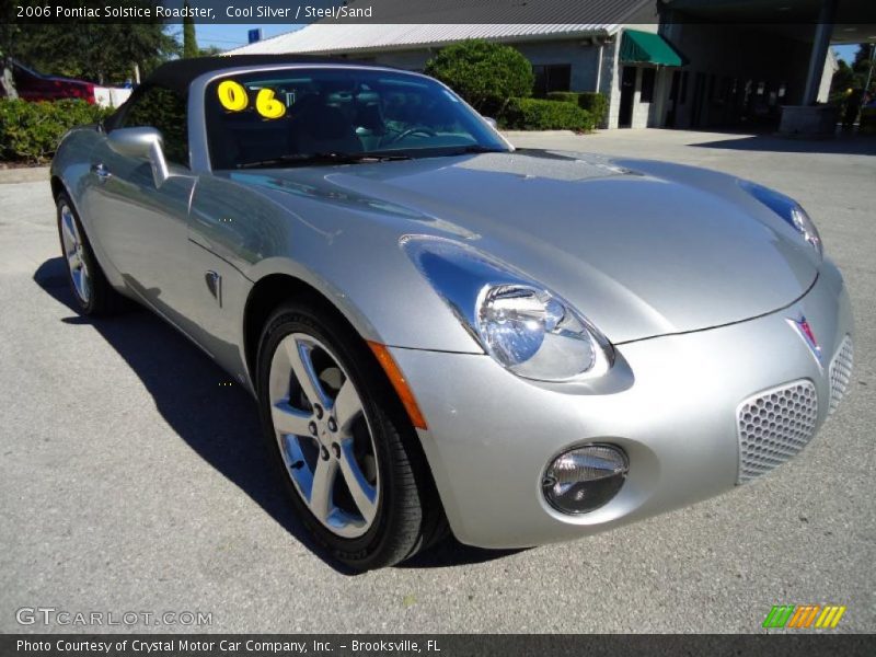 Front 3/4 View of 2006 Solstice Roadster