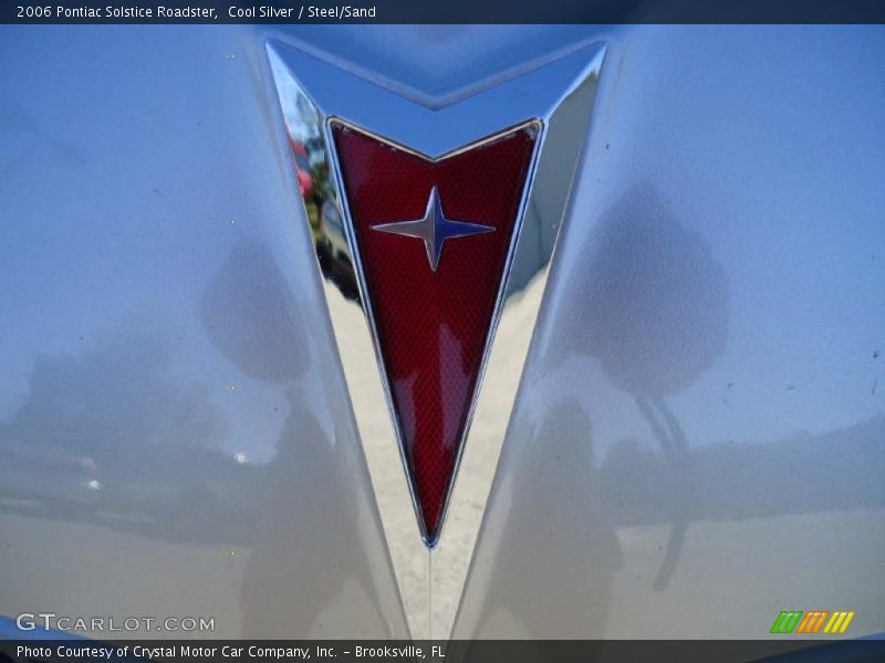  2006 Solstice Roadster Logo