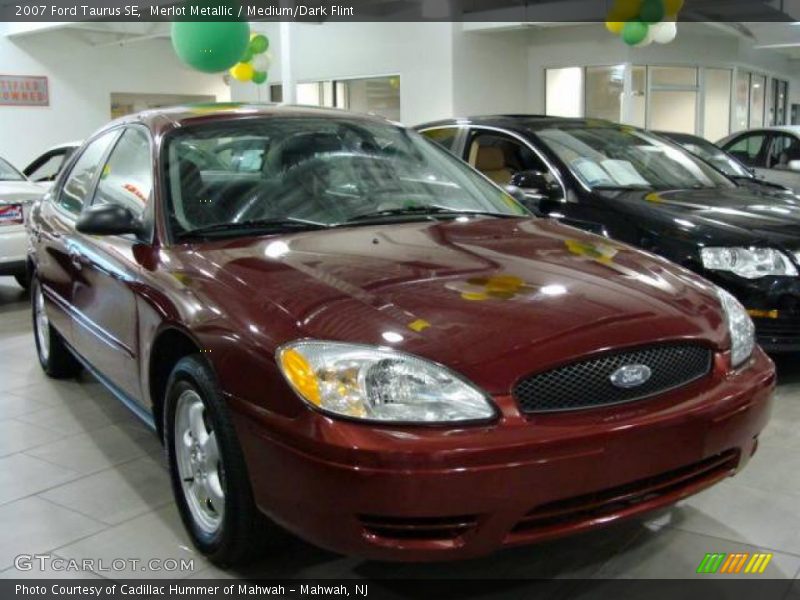 Merlot Metallic / Medium/Dark Flint 2007 Ford Taurus SE