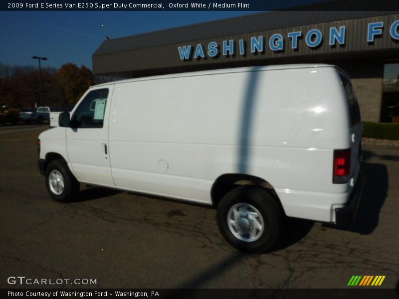 Oxford White / Medium Flint 2009 Ford E Series Van E250 Super Duty Commercial