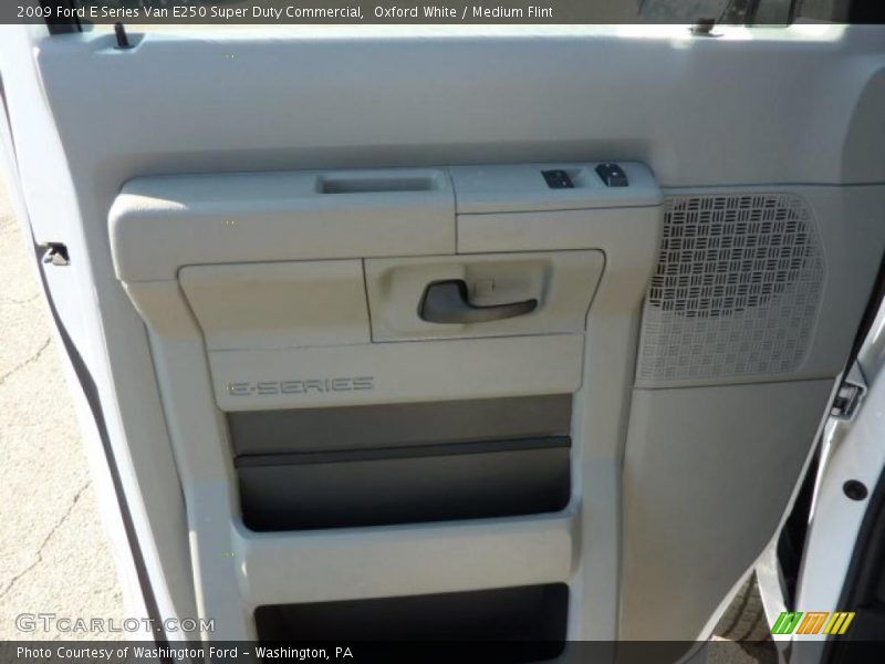Oxford White / Medium Flint 2009 Ford E Series Van E250 Super Duty Commercial