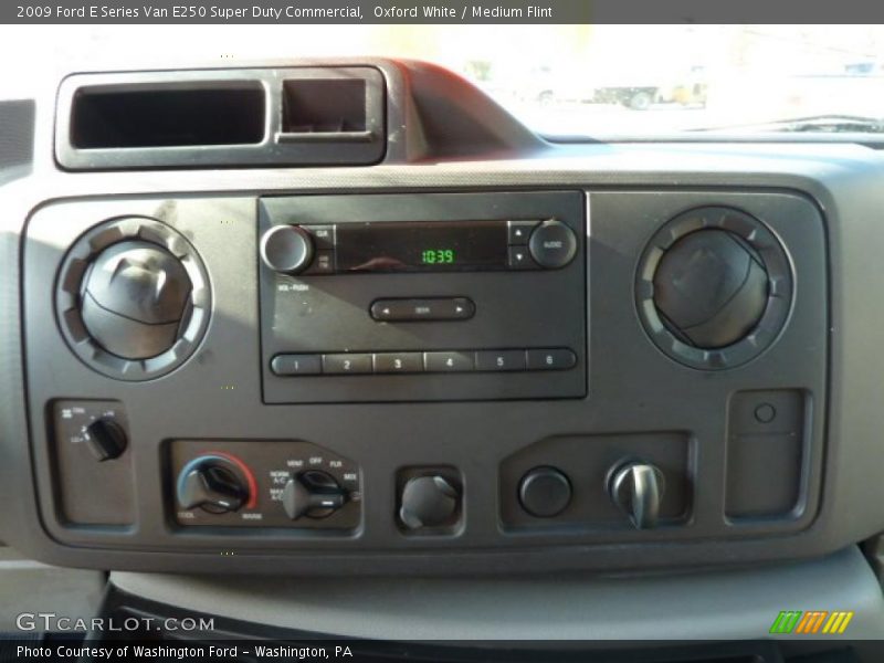 Oxford White / Medium Flint 2009 Ford E Series Van E250 Super Duty Commercial