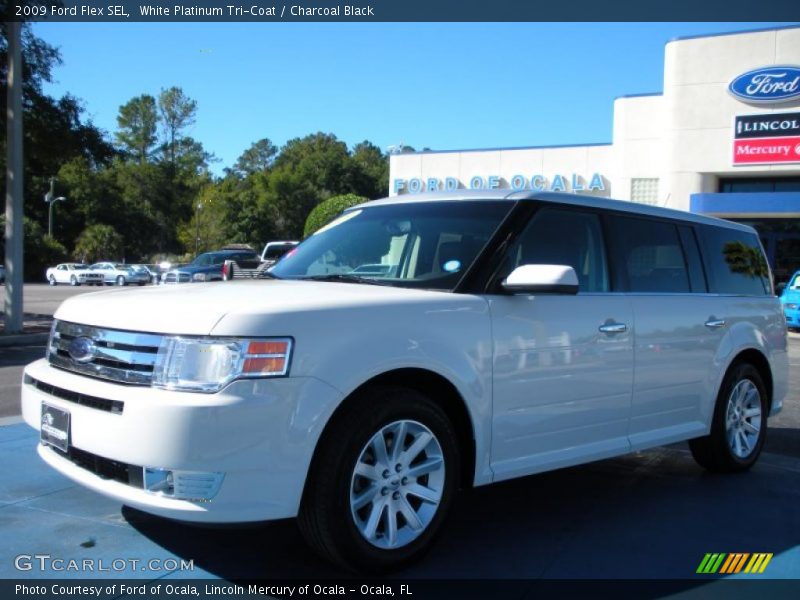White Platinum Tri-Coat / Charcoal Black 2009 Ford Flex SEL