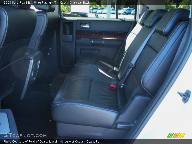 White Platinum Tri-Coat / Charcoal Black 2009 Ford Flex SEL