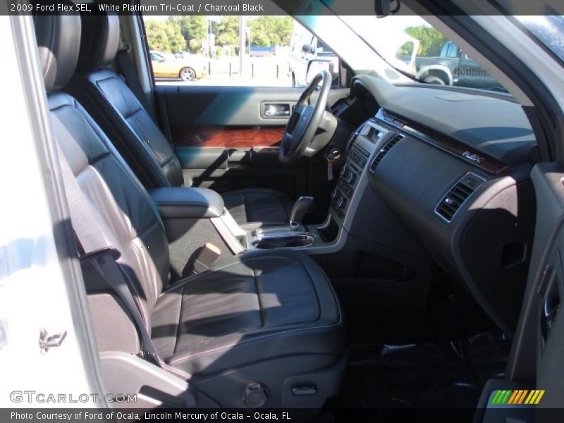 White Platinum Tri-Coat / Charcoal Black 2009 Ford Flex SEL