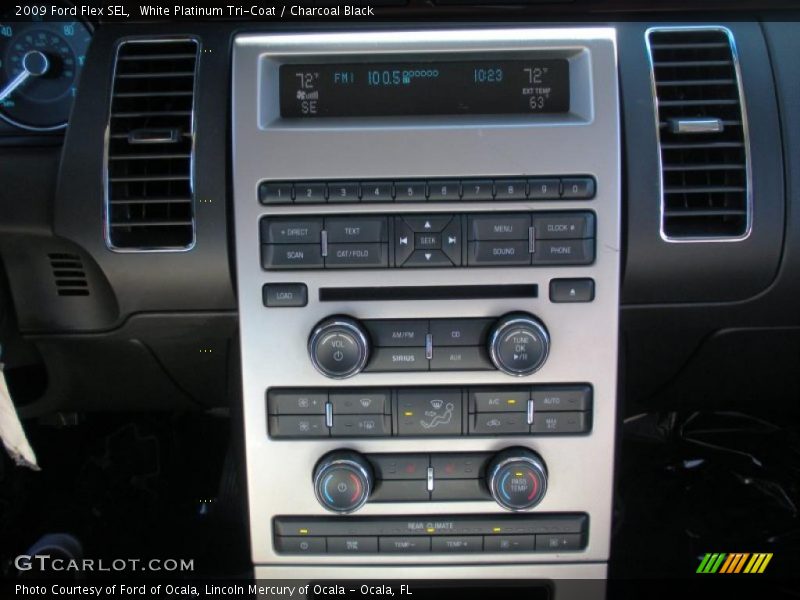 White Platinum Tri-Coat / Charcoal Black 2009 Ford Flex SEL