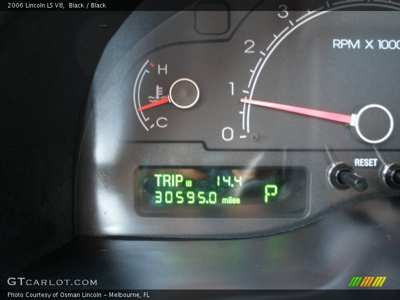 Black / Black 2006 Lincoln LS V8