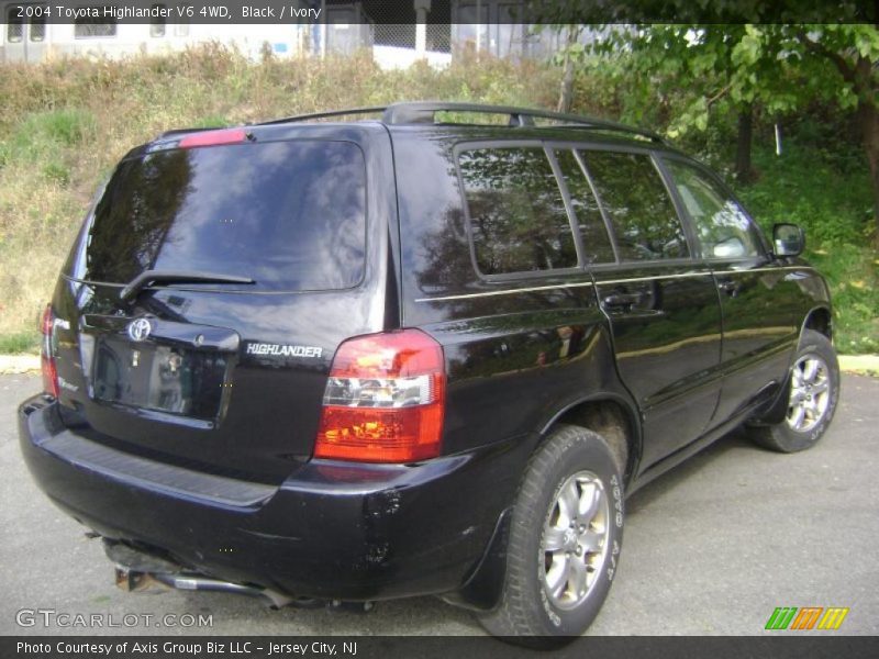 Black / Ivory 2004 Toyota Highlander V6 4WD