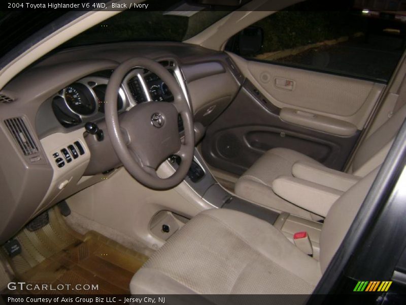 Black / Ivory 2004 Toyota Highlander V6 4WD