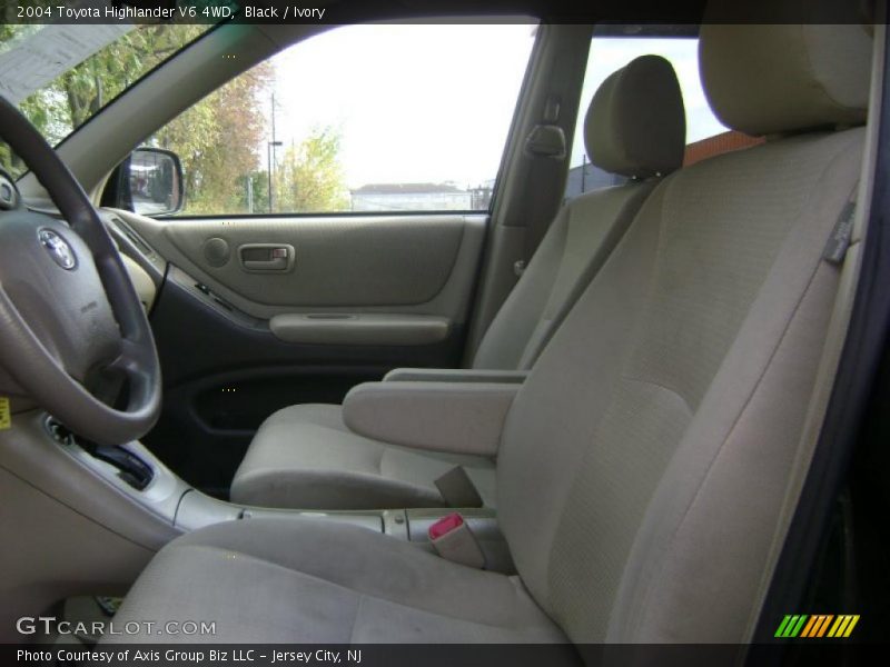Black / Ivory 2004 Toyota Highlander V6 4WD