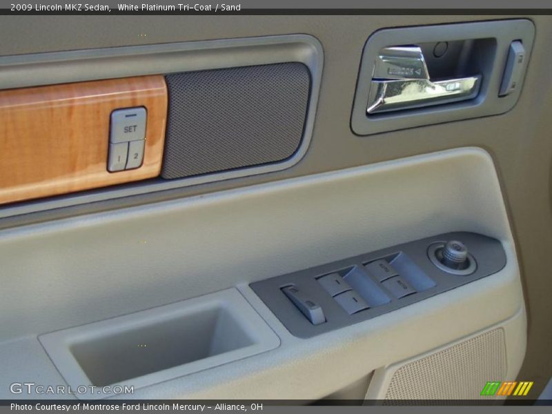 White Platinum Tri-Coat / Sand 2009 Lincoln MKZ Sedan