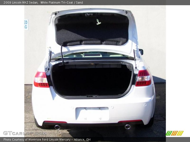 White Platinum Tri-Coat / Sand 2009 Lincoln MKZ Sedan