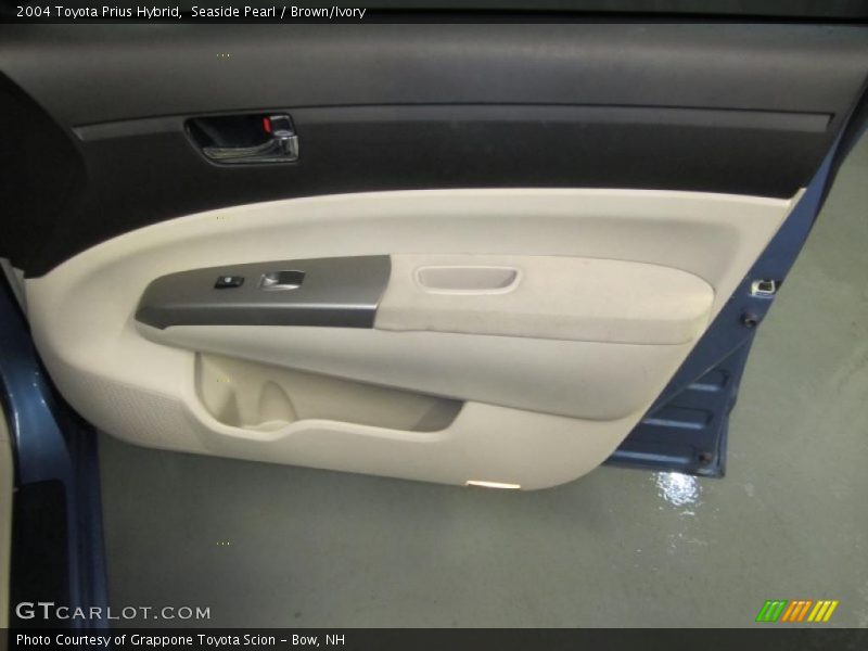 Seaside Pearl / Brown/Ivory 2004 Toyota Prius Hybrid