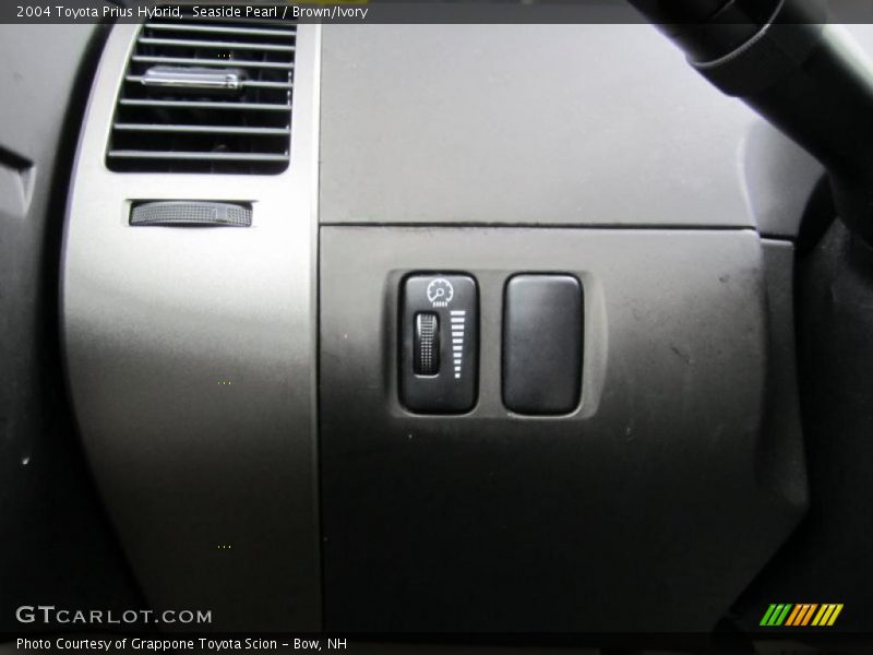 Seaside Pearl / Brown/Ivory 2004 Toyota Prius Hybrid