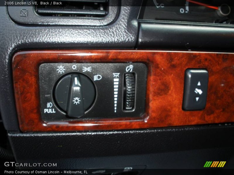 Black / Black 2006 Lincoln LS V8