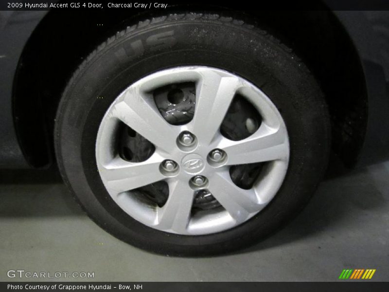 Charcoal Gray / Gray 2009 Hyundai Accent GLS 4 Door