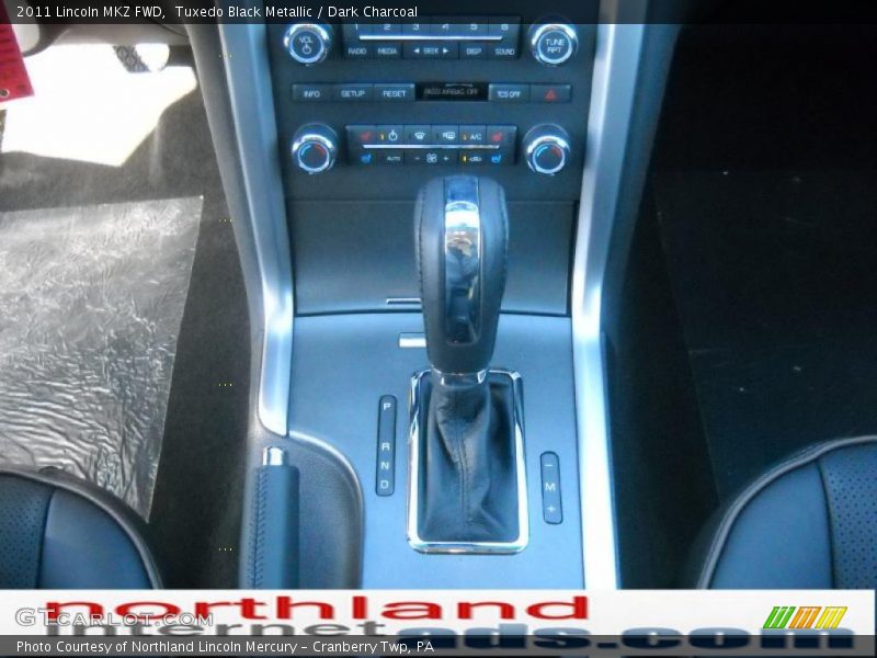Tuxedo Black Metallic / Dark Charcoal 2011 Lincoln MKZ FWD