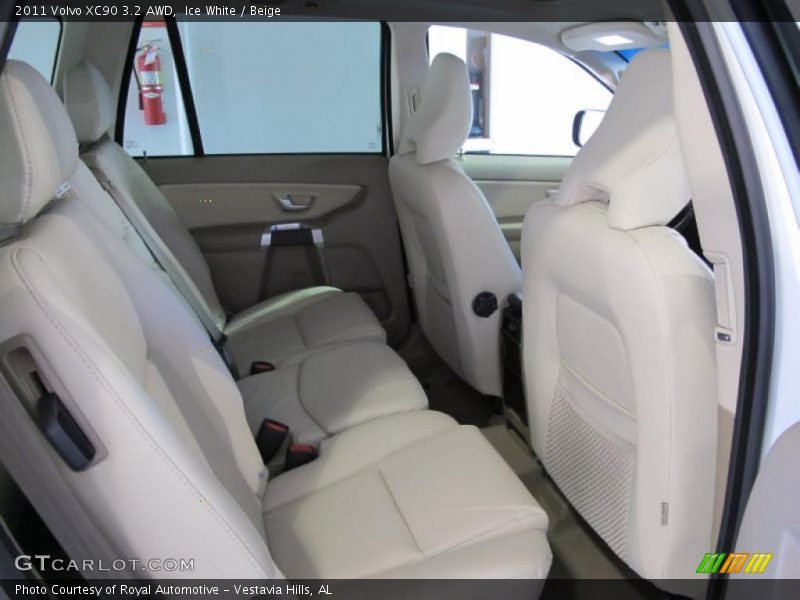 Ice White / Beige 2011 Volvo XC90 3.2 AWD