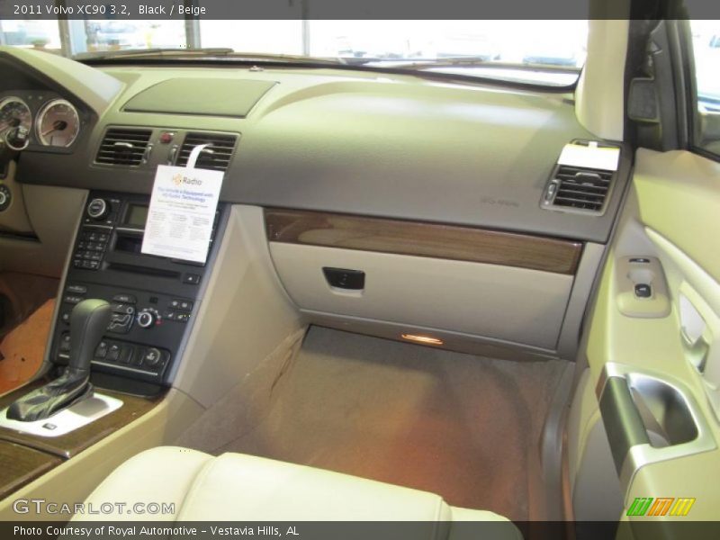 Black / Beige 2011 Volvo XC90 3.2