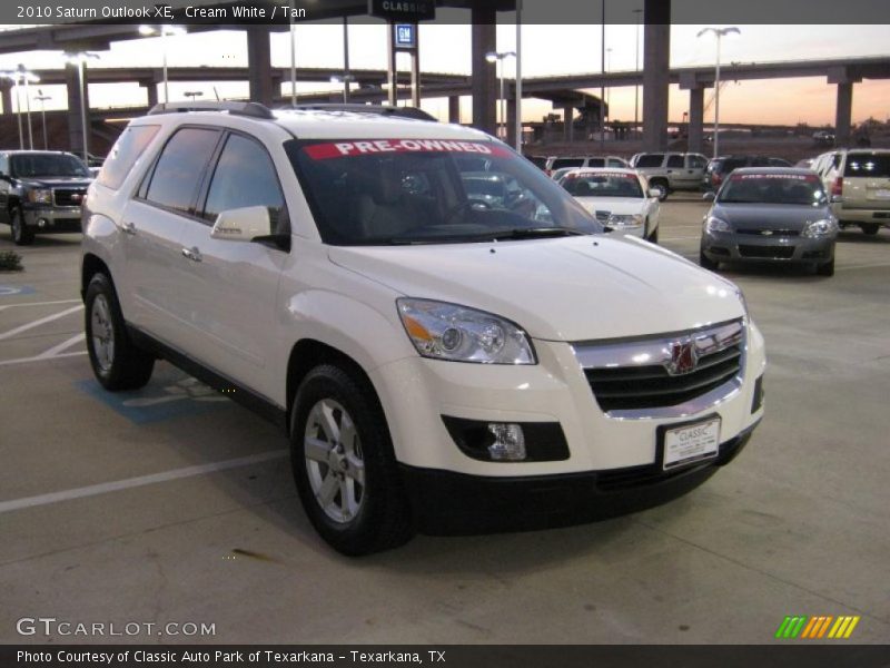 Cream White / Tan 2010 Saturn Outlook XE