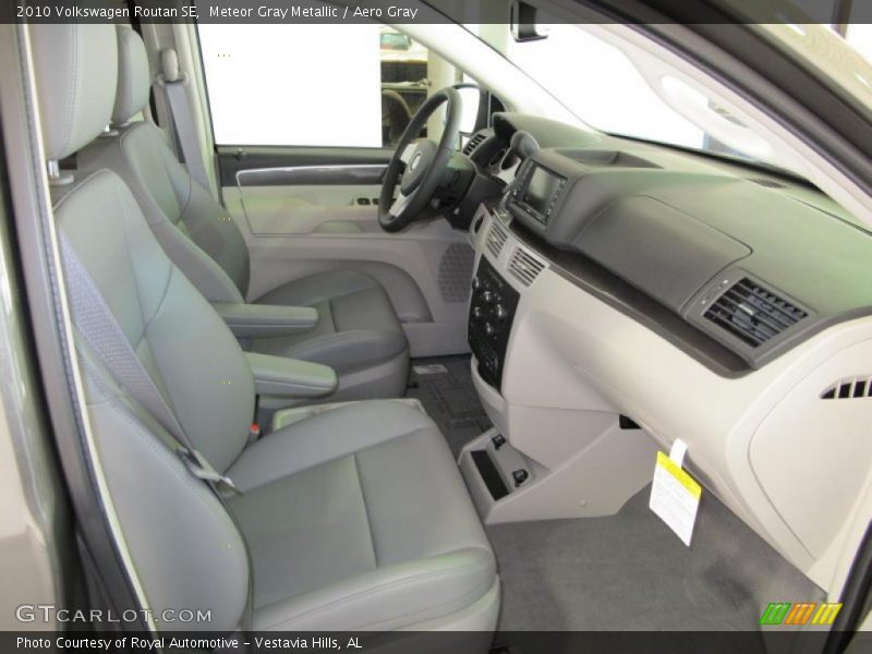 Meteor Gray Metallic / Aero Gray 2010 Volkswagen Routan SE
