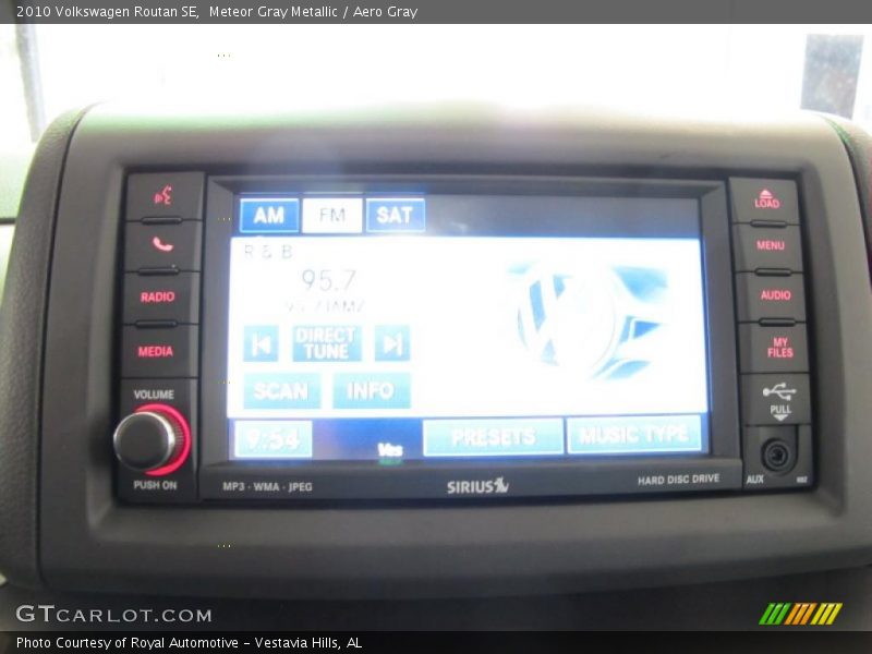 Meteor Gray Metallic / Aero Gray 2010 Volkswagen Routan SE