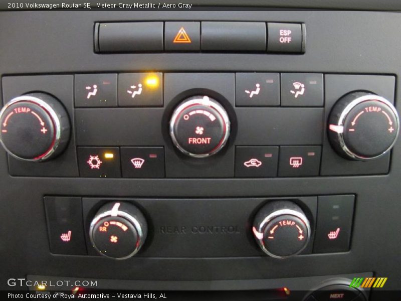 Meteor Gray Metallic / Aero Gray 2010 Volkswagen Routan SE