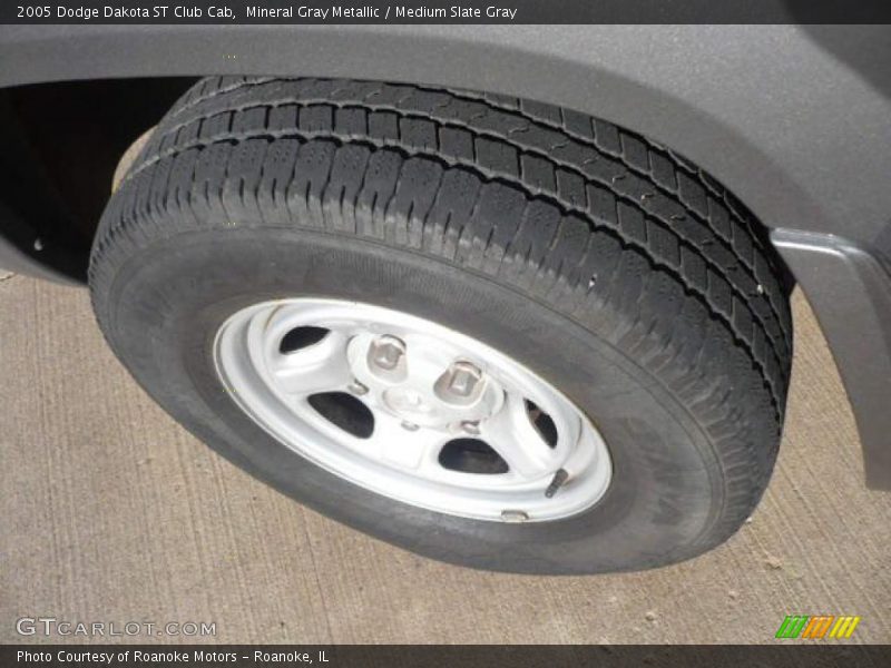 Mineral Gray Metallic / Medium Slate Gray 2005 Dodge Dakota ST Club Cab