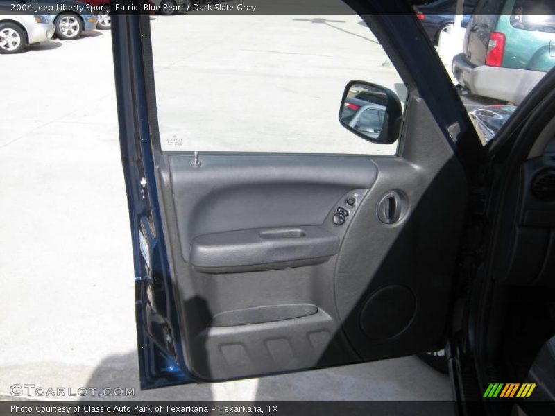 Patriot Blue Pearl / Dark Slate Gray 2004 Jeep Liberty Sport