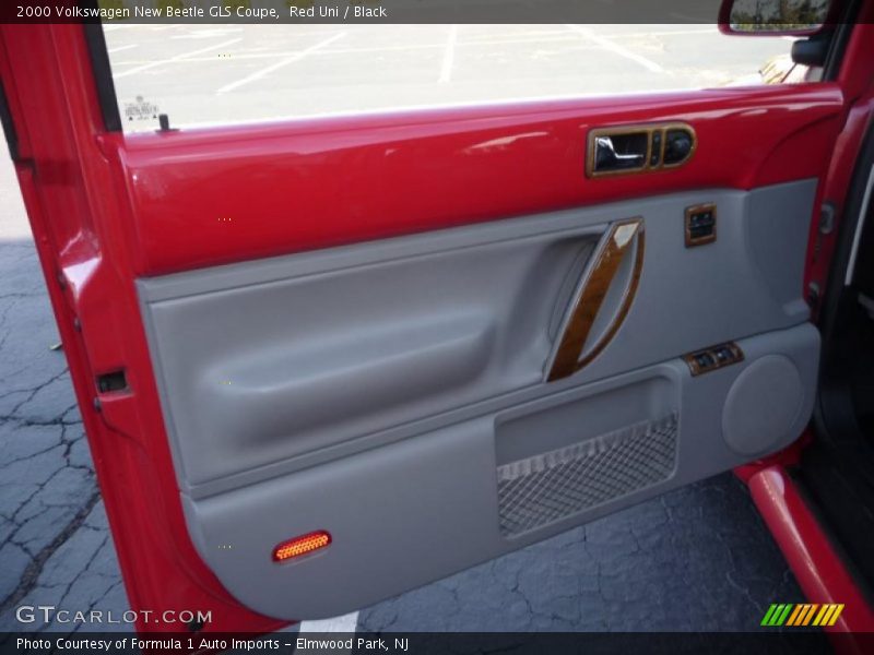 Red Uni / Black 2000 Volkswagen New Beetle GLS Coupe