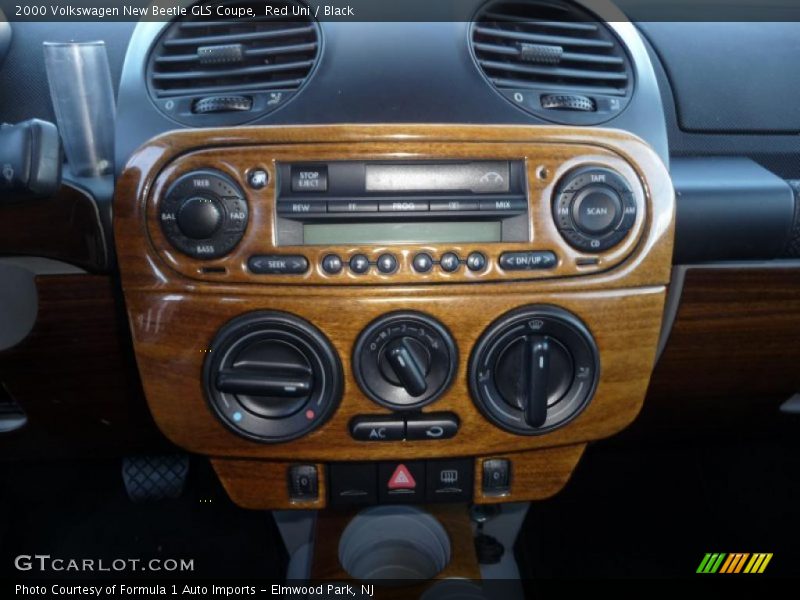 Red Uni / Black 2000 Volkswagen New Beetle GLS Coupe