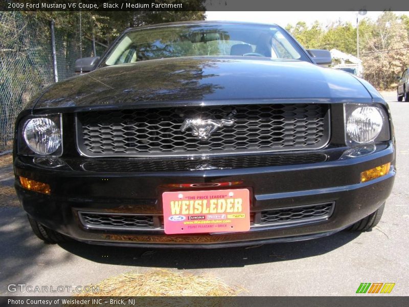 Black / Medium Parchment 2009 Ford Mustang V6 Coupe